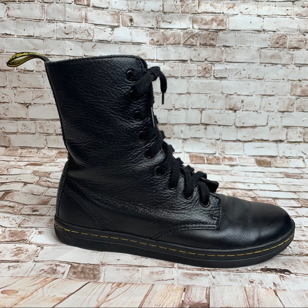 Dr. Marten's Women's Black Leather Floral boots 7